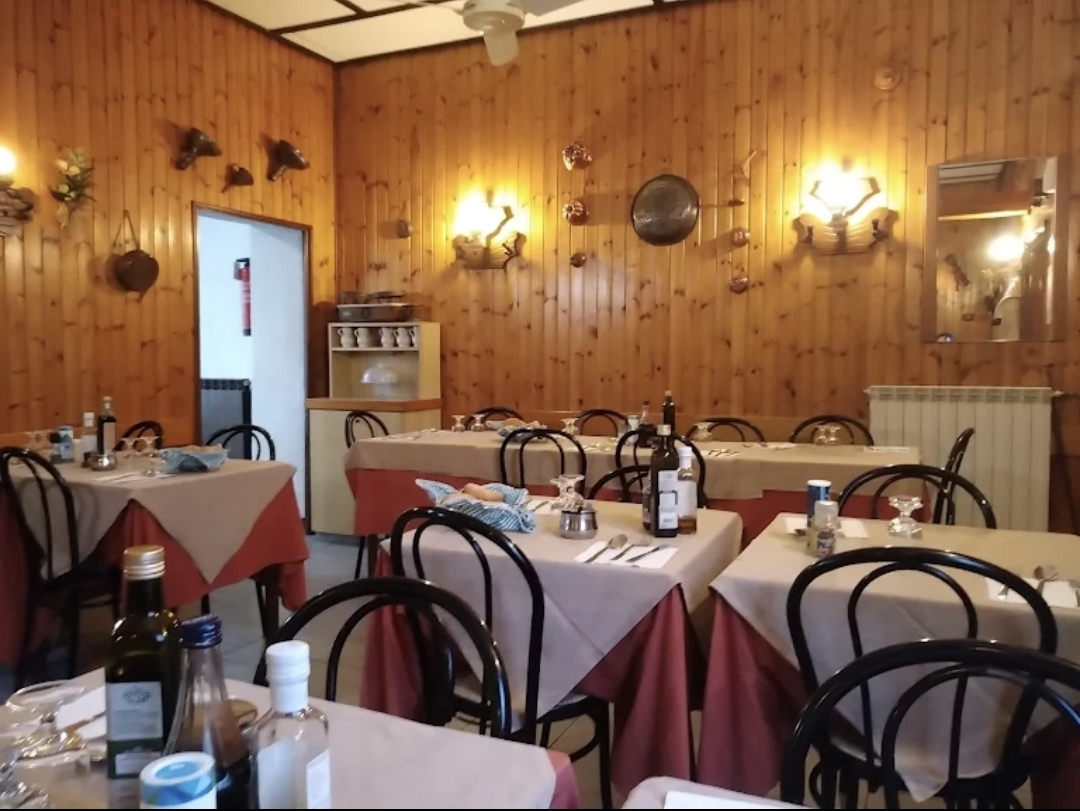 Interno della trattoria